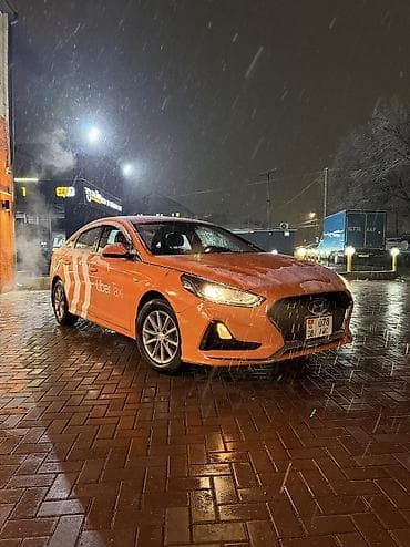 tayota funcargo: Ищу водителя для автоHyundai Sonata (оранжевая) Сдается в аренду для — 1