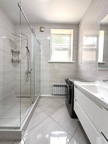 variant kg: СРОЧНО ПРОДАЕТСЯ 🚨 🏡 Объект: Двухэтажный дом 📍 Локация: ж/м Ак-Орго 📏 — 3