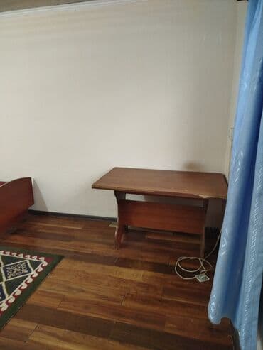 продам комнату в центре: 22 м², С мебелью — 1