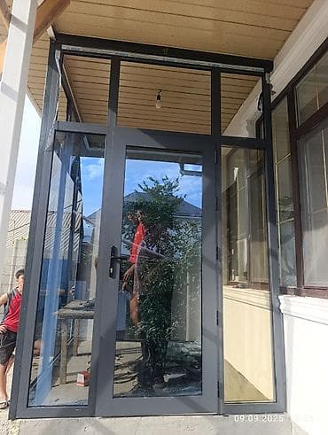Курулуш жана оңдоо кызматтары: Остекление и алюминиевые витражные и программные окна с дверью. Наши — 1