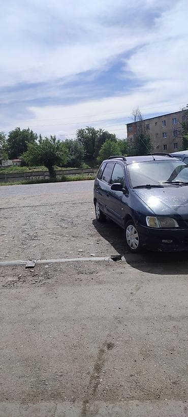 Mitsubishi Space Star: 2001 г., 1.3 л, Механика, Бензин, Универсал