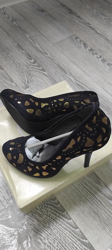 туфли братс: Туфли Mescot, размер 35. Черные, эффектный дизайн с мерцающими — 1