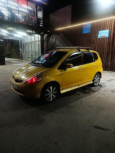 Продажа авто: Honda Fit: 2005 г., 1.5 л, Вариатор, Бензин, Хэтчбэк — 4