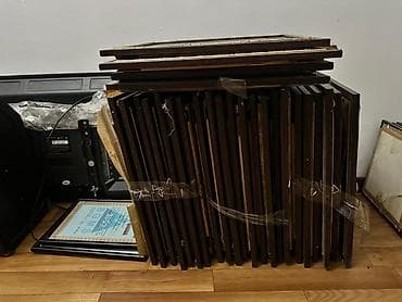 berber mirror second hand: Набор оформленных картин и репродукций в рамах. размер:27×27-13штук — 9
