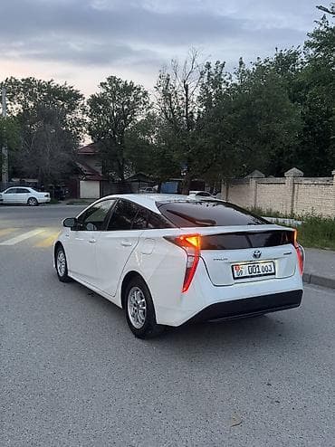 машины до 150к: Toyota Prius: 2016 г., 1.8 л, Вариатор, Гибрид, Хэтчбэк — 3