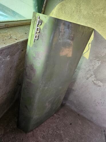 старая модель dell: Крышка багажника Mercedes-Benz, 1982 г., Б/у, Оригинал — 3