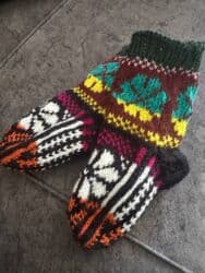 мамалак сатылат: Для малыша: пинетки ручной работы. Особенности: - Теплая пряжа — 2