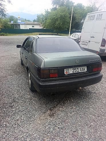 Транспорт: Volkswagen Passat: 1990 г., Седан — 1