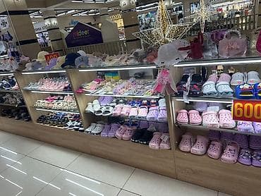 островков: Островок в ТЦ, 8 м² — 1
