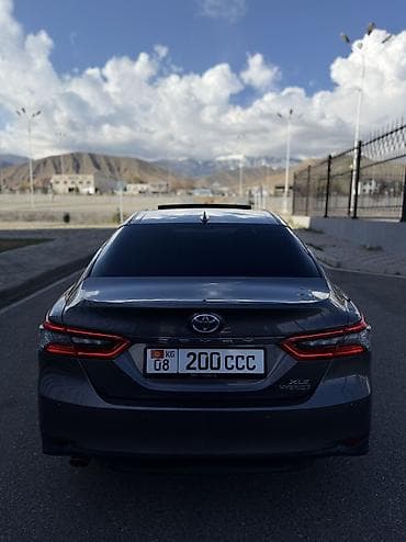 с4 2: Toyota Camry: 2021 г., 2.5 л, Автомат, Гибрид, Седан — 6