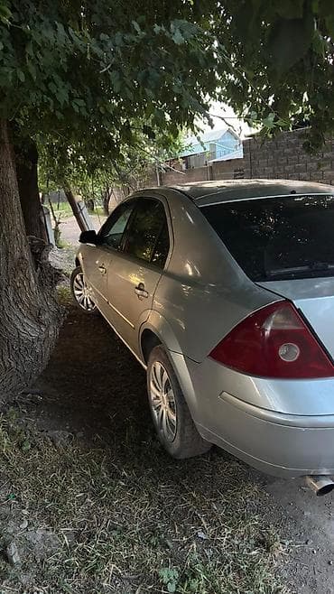 теска: Ford Mondeo: 2001 г., 2.4 л, Механика, Бензин, Седан — 2