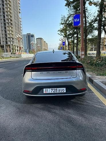 радары: Toyota Prius: 2024 г., Гибрид, Лифтбек — 2