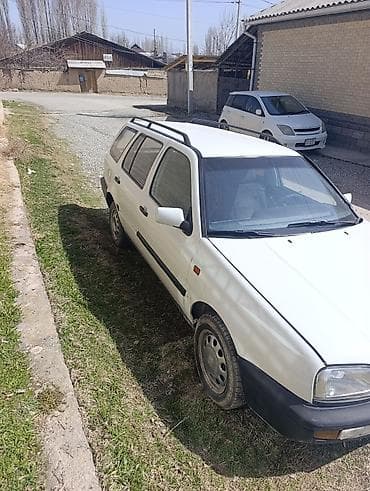 бар авто: Volkswagen Golf: 1994 г., Кол менен иштөөчү, Универсал — 4
