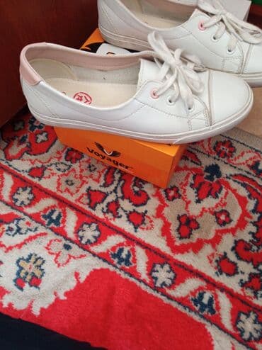 женская модельная обувь больших размеров: Кеды женские,кожа,производство Китай,фирма renben, размер 37,в — 1