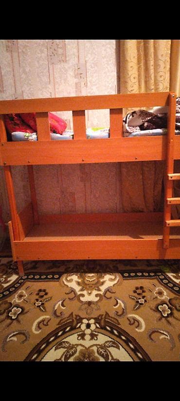 двухъярусные кроват бу: Двухъярусная кровать из массива светлого дерева. - Компактное решение — 1