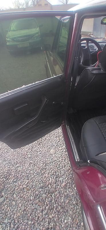 adr 1 8: Легковой автомобиль седан (классика, 4 двери), бордовый цвет — 6