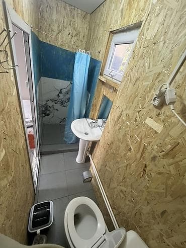 аренда студий: Модульный дом-бытовка с санузлом и тремя спальными местами. - — 2
