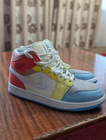 Атайын кийим: Эркектердин кроссовкасы, 39.5, 40, Air Jordan, Колдонулган — 1