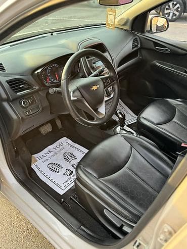 купить шевроле: Chevrolet Spark: 2018 г., 1 л, Вариатор, Бензин, Хэтчбэк — 3