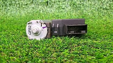 е38: Блок привода сдв.крышки люка с модулем е46, е38 Номер 67.61—.9 — 2