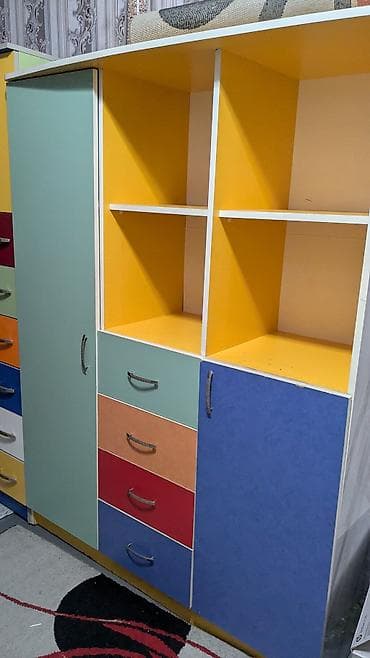 дет кровать: Срочно продам двухъярусную кровать, детский шкаф в комплекте — 3