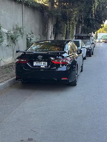 Toyota Camry: 2021 г., 2.5 л, Автомат, Гибрид, Седан — 5