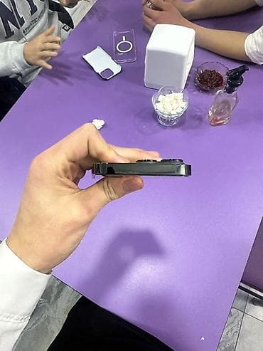 скупка imac: IPhone 13 Pro, Alpine Green, Чехол — 1