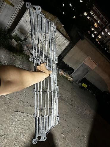 leksus: Решетка радиатора Lexus 2015 г., Б/у, Оригинал — 2