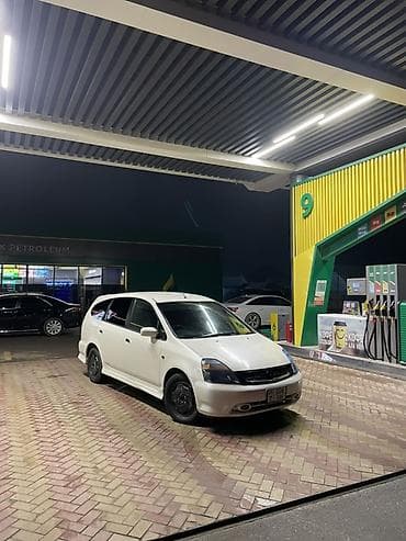 Honda Stream: 2001 г., 2 л, Автомат, Бензин, Минивэн