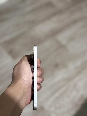 для микрофона: IPhone 12, Б/у, 256 ГБ, Белый, Зарядное устройство, Чехол, 100 % — 3