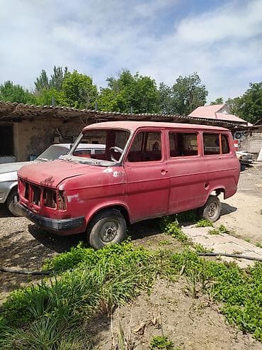 Ford Transit: 1984 г., 2.4 л, Механика, Дизель, Минивэн