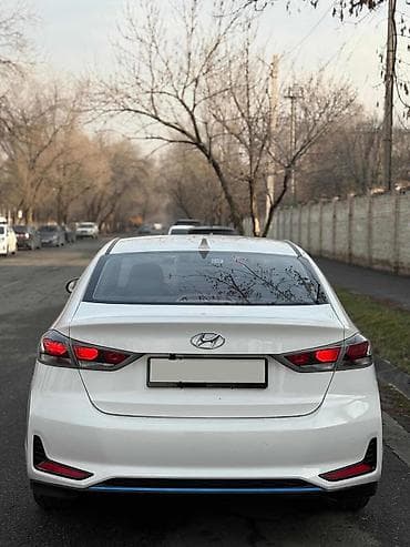 ml 63: Hyundai Elantra: 2020 г., 1.6 л, Автомат, Гибрид, Седан — 3