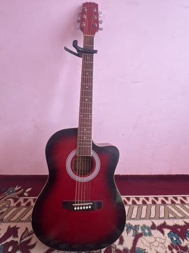 Гитары: Акустическая гитара H&T (модель указана на внутренней этикетке) — 7