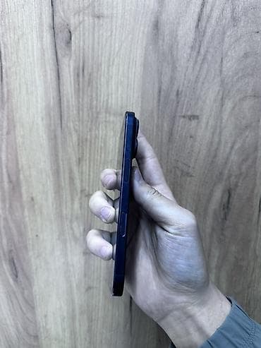 Poco: IPhone 16, Б/у, 128 ГБ, Черный, Кабель, 90 % — 5