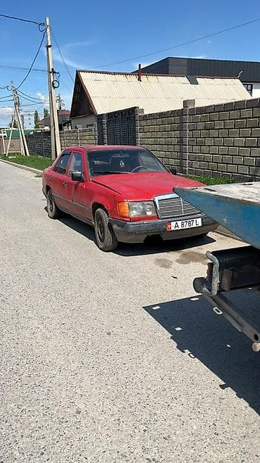 bmw i7: Mercedes-Benz W124: 1987 г., Седан — 4