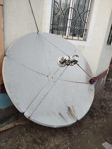 Спутниковая антенна с комплектом конверторов - Большая офсетная