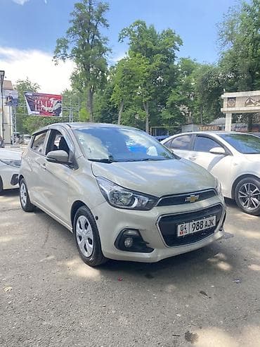 Chevrolet Spark: 2016 г., 1 л, Вариатор, Бензин, Хэтчбэк