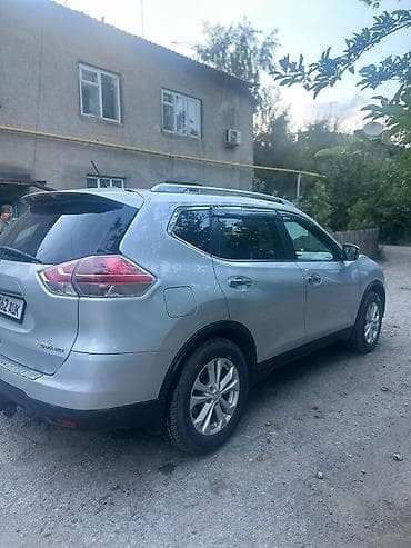 внедорожник: Nissan X-Trail: 2015 г., 2.5 л, Вариатор, Газ, Кроссовер — 4