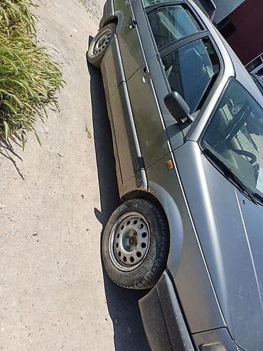 2 8: Volkswagen Passat: 1988 г., 1.8 л, Механика, Бензин, Седан — 4