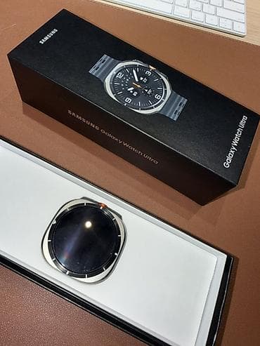 Продаю практически новые топовые смарт-часы Samsung Galaxy Watch Ultra