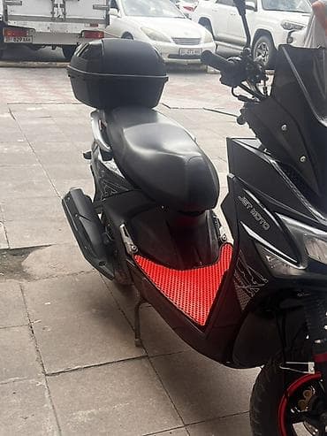 jet moto: Скутер Jet Moto (бензиновый) - Спортивный городской скутер в чёрном — 2