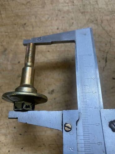 съемник для подшипников: Болт натяжителя с неизвестного японского автомобиля Болт натяжителя — 1