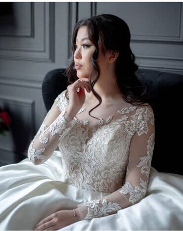 фата на девичник: Продаю новое свадебное платье
Размер 42-44
В комплекте (фата+кольцо) — 3