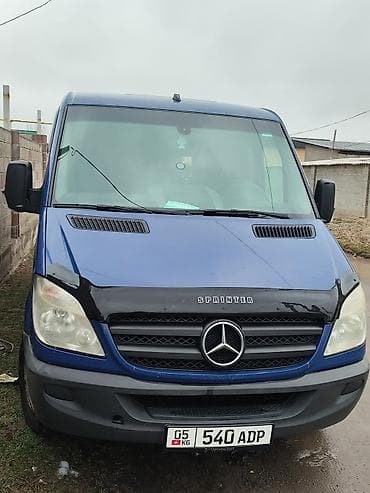 мерседес лупарик 3 2: Легкий грузовик, Mercedes-Benz — 2