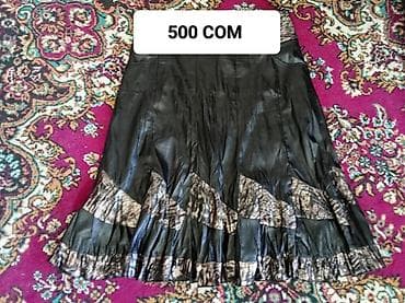 каракол куртка: Одежда по 500 сом каждая позиция: 1) Женская ветровка с капюшоном — 10