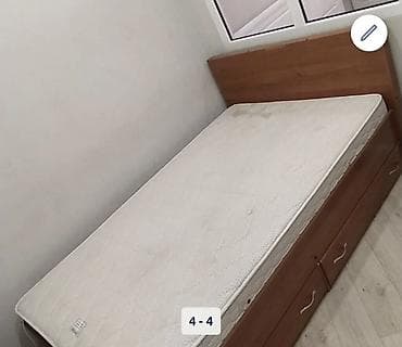 Двуспальные кровати: Двуспальная кровать, Б/у, С ящиком для хранения, длина - 200 см — 1