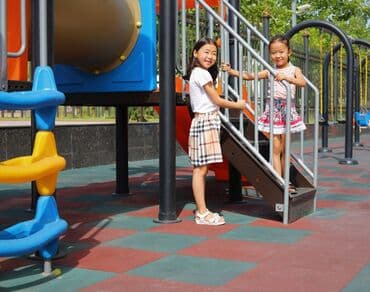 ковры резиновые: Компания Shtrih.kg производит напольные резиновые крошки, толщиной — 2