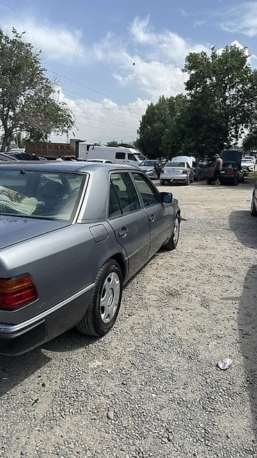 бескамерные диски: Mercedes-Benz W124: 1990 г., Седан — 2