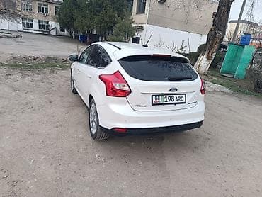 ford kuga: Ford Focus: 2013 г., Робот, Электромобиль, Хэтчбэк — 2