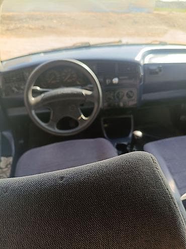 разбор passat b3: Volkswagen Golf: 1992 г., 1.8 л, Механика, Хэтчбэк — 4